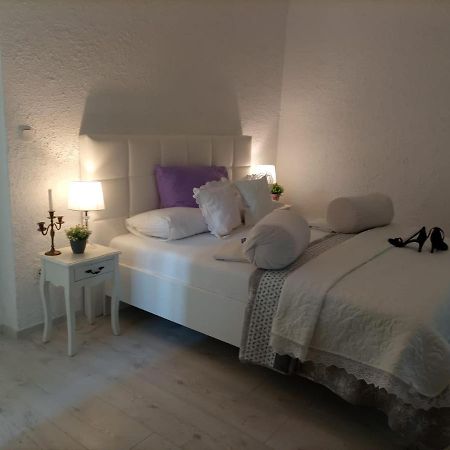 Apartment Jozefina Porec Exterior photo