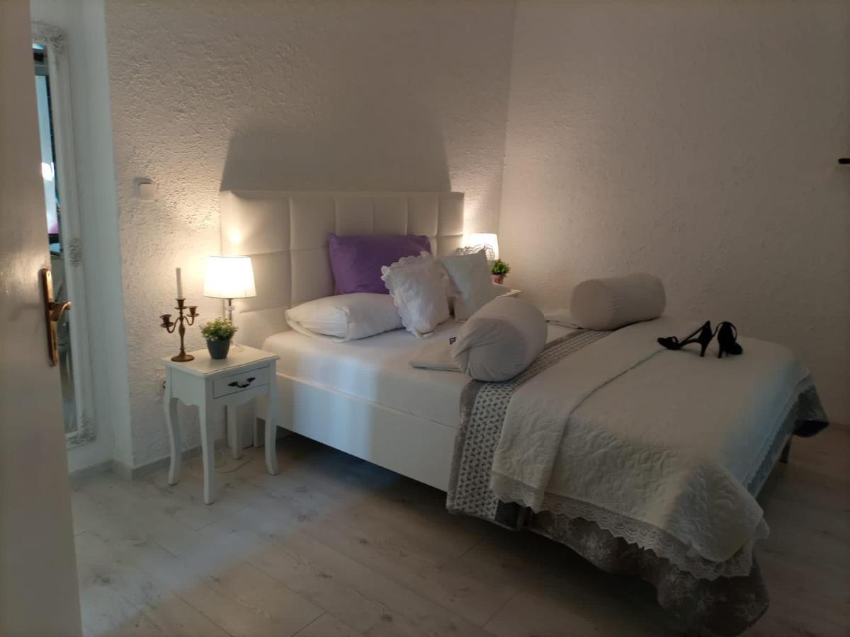 Apartment Jozefina Porec Exterior photo