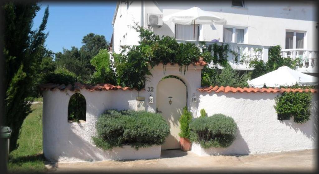 Apartment Jozefina Porec Exterior photo